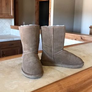 Bearpaw boots